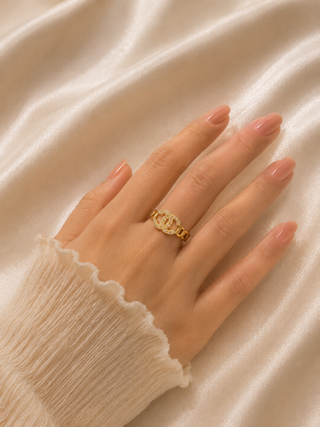 Éclat Royale Crystal Link Ring