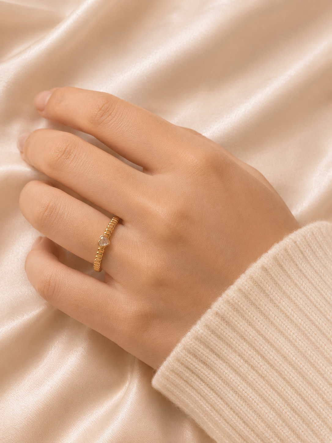 Aurielle Heartline Gold Ring