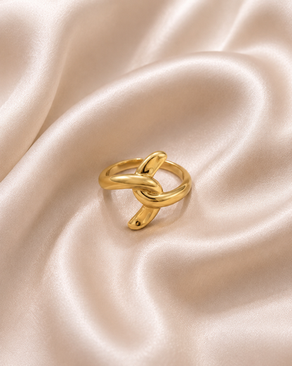 Golden Knot Ring