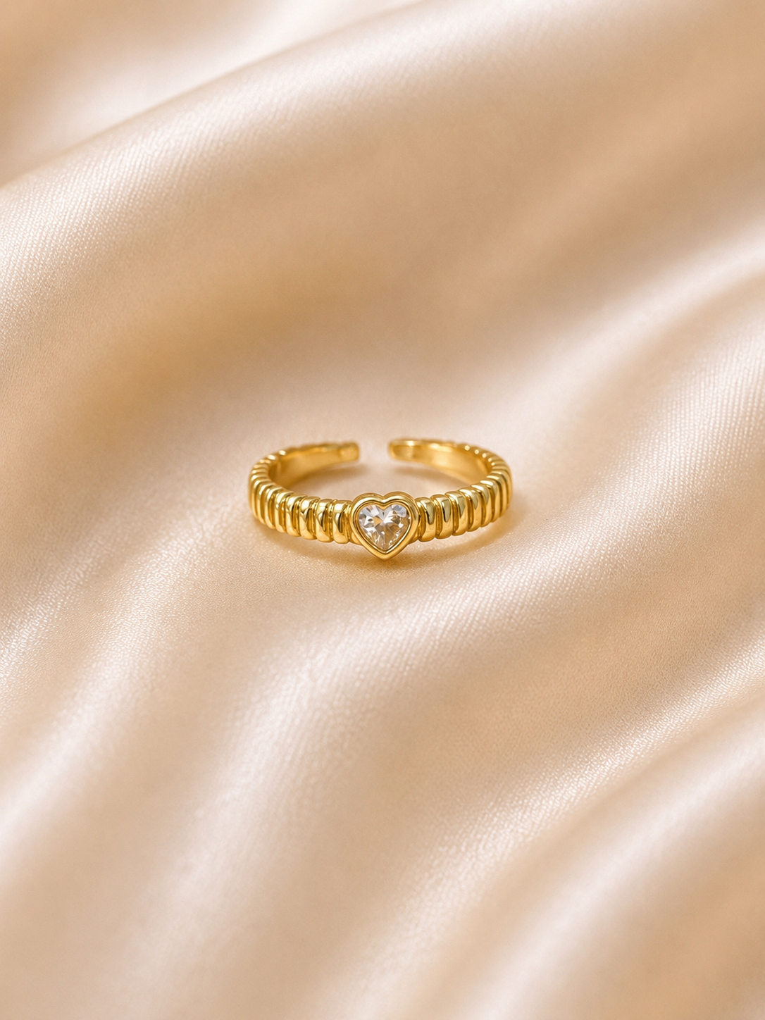 Aurielle Heartline Gold Ring