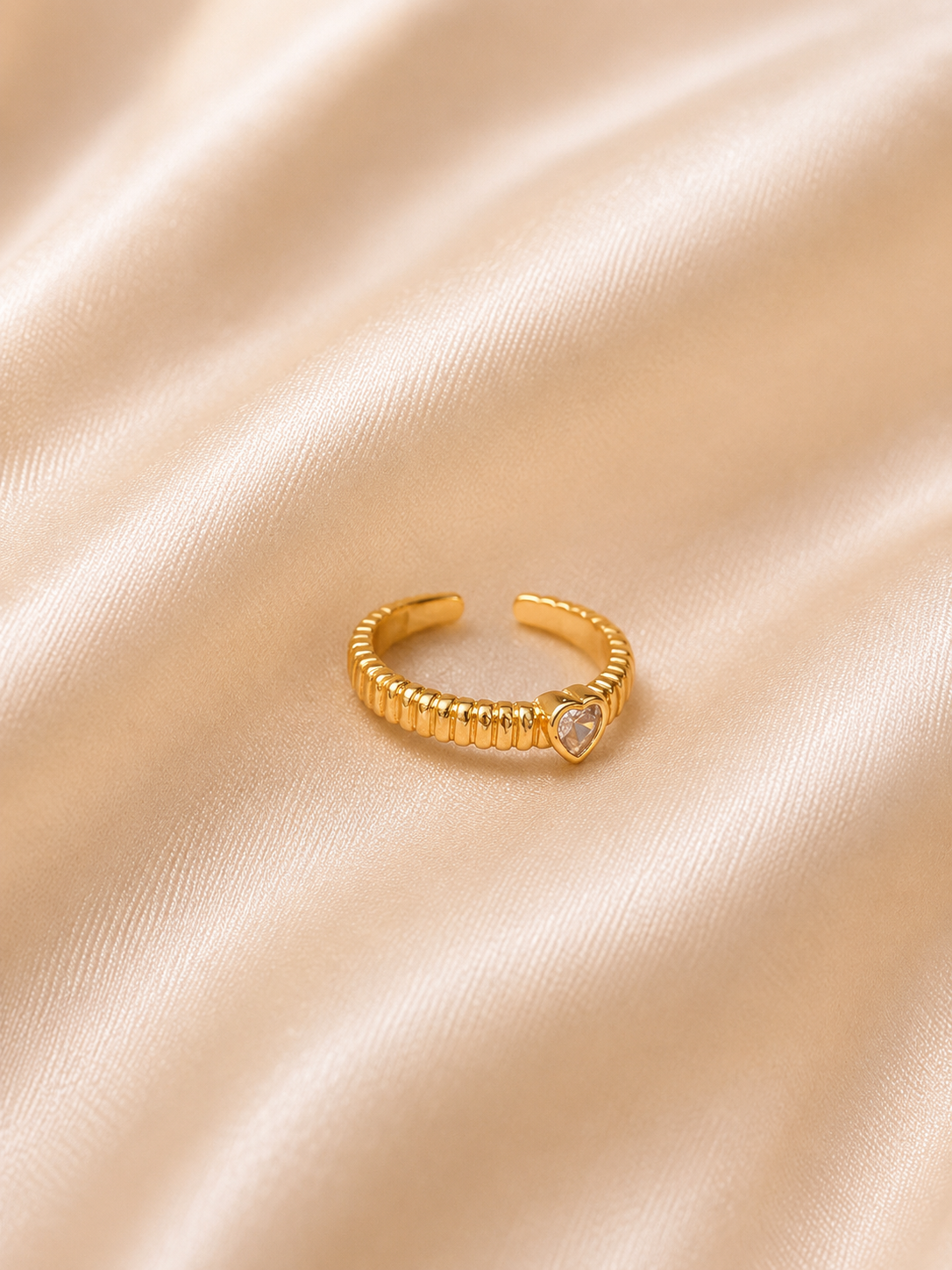 Aurielle Heartline Gold Ring