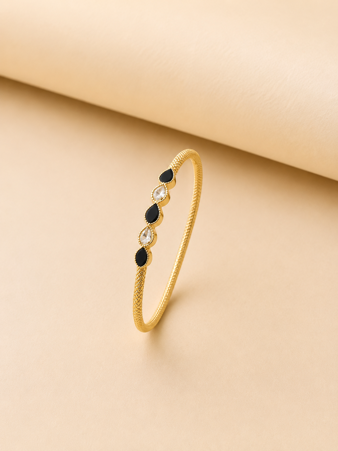 Noir Teardrop Luxe Bangle