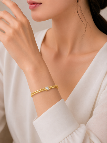 Ivora Solitaire Gold Cuff