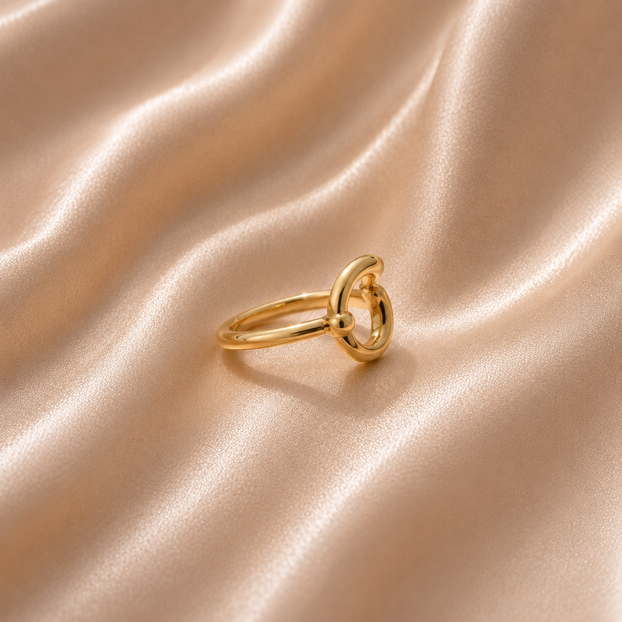 Lunelle Loop Ring